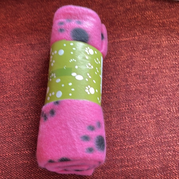 Pet blanket. Pink with black paw prints, New - Picture 2 of 2